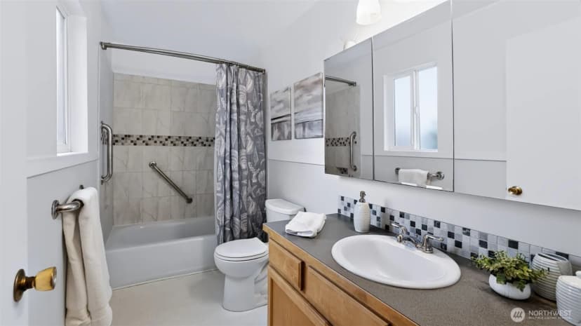 Property photo for 425 45th Street Sw #208, Everett photo 23
