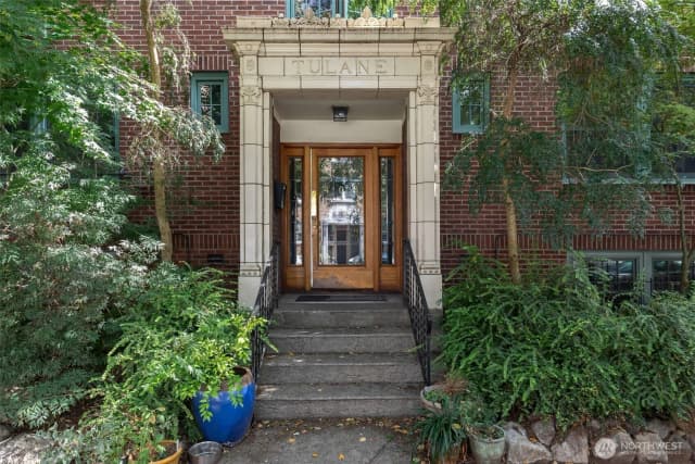 Property photo for 408 Bellevue Avenue E #201, Seattle