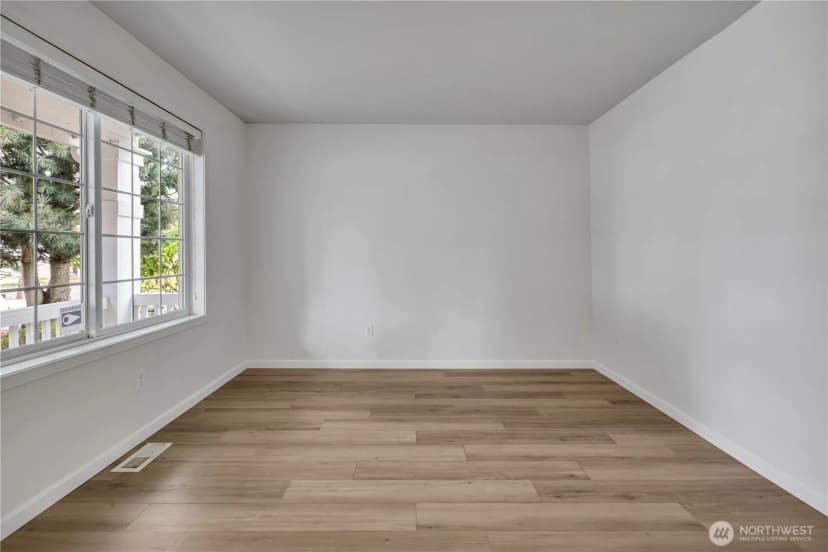Property photo for 17816 25th Avenue E, Tacoma photo 5