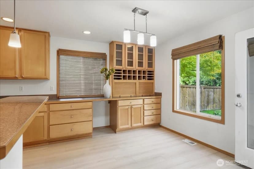 Property photo for 36009 9th Court Sw, Federal Way photo 14