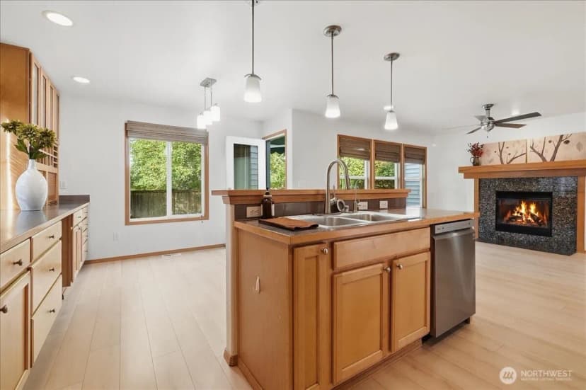 Property photo for 36009 9th Court Sw, Federal Way photo 12