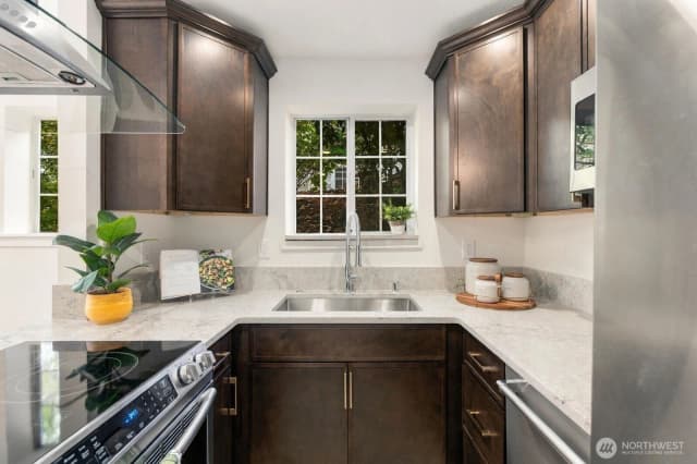 Property photo for 2670 118th Avenue Se #9-103, Bellevue photo 4
