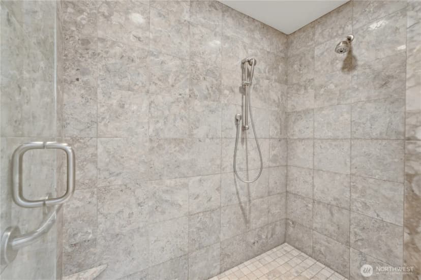 Property photo for 6550 125th Avenue Ne, Kirkland photo 17