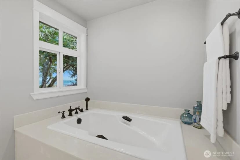 Property photo for 13002 Marine Drive, Marysville photo 18