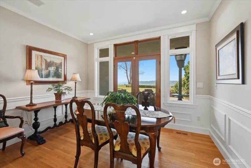 Property photo for 13002 Marine Drive, Marysville photo 6