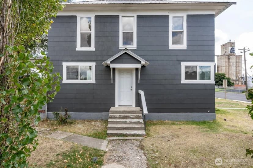 Property photo for 1201 5th St Street, Davenport photo 2