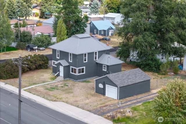 Property photo for 1201 5th St Street, Davenport photo 3