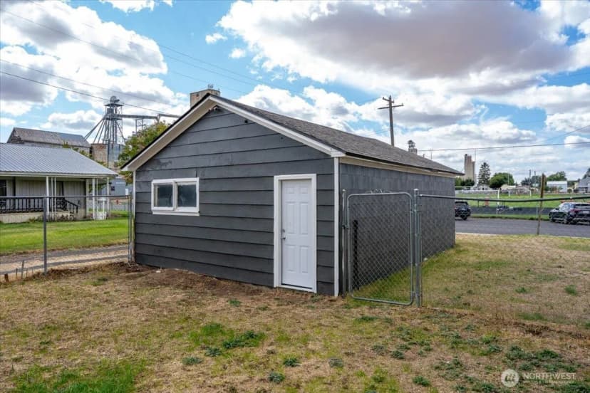 Property photo for 1201 5th St Street, Davenport photo 28