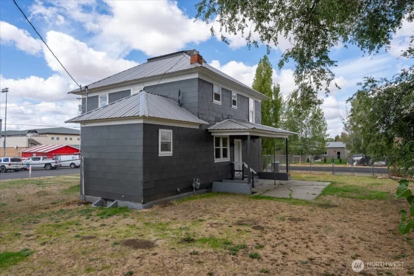 Property photo for 1201 5th St Street, Davenport photo 32