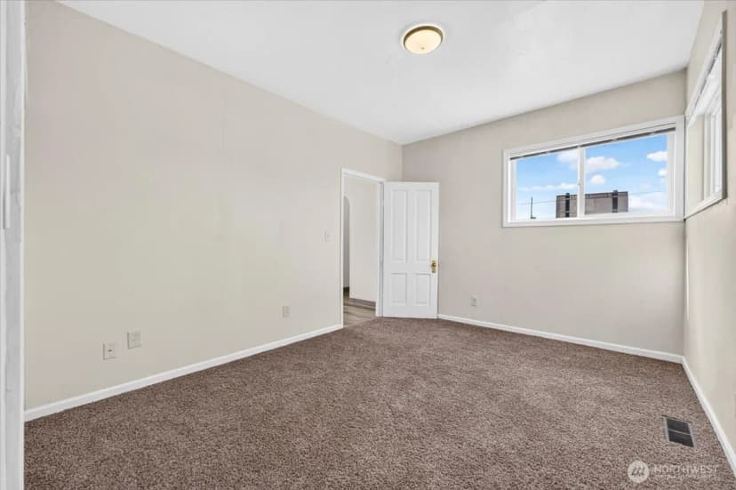 Property photo for 1201 5th St Street, Davenport photo 13