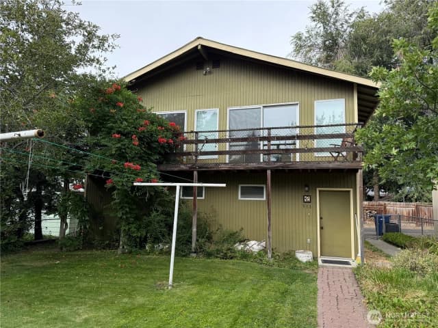 Property photo for 511 W 13th Avenue, Ellensburg photo 2