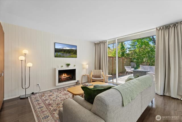 Property photo for 719 721 N 38th Street, Seattle photo 4