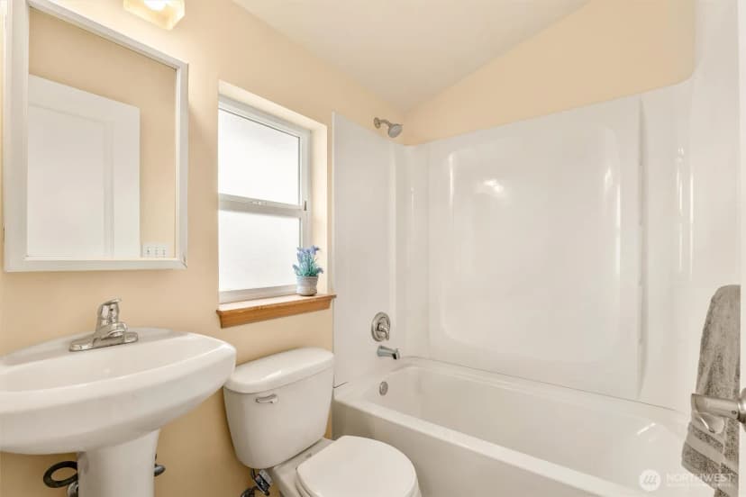 Property photo for 8810 Delridge Way Sw #a, Seattle photo 16
