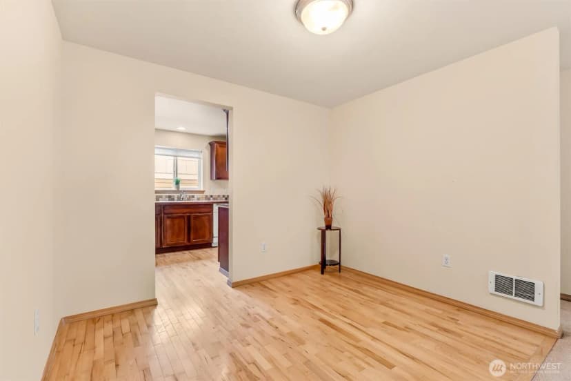 Property photo for 8810 Delridge Way Sw #a, Seattle photo 4