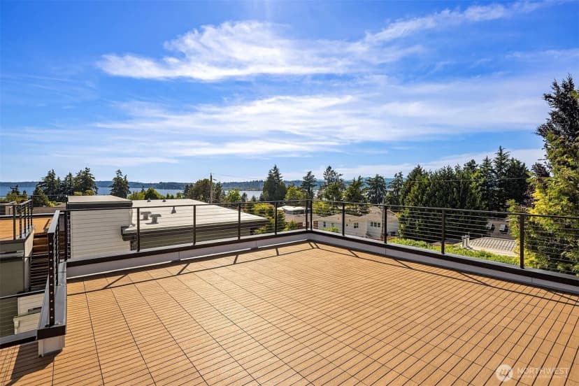 Property photo for 547 16th Avenue W, Kirkland photo 14