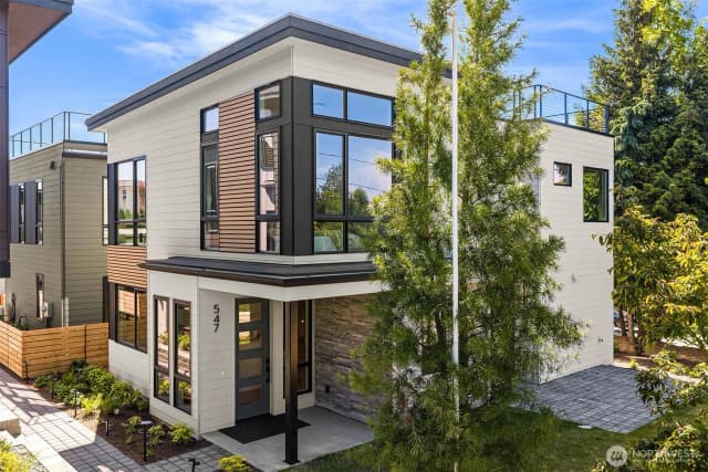 Property photo for 547 16th Avenue W, Kirkland