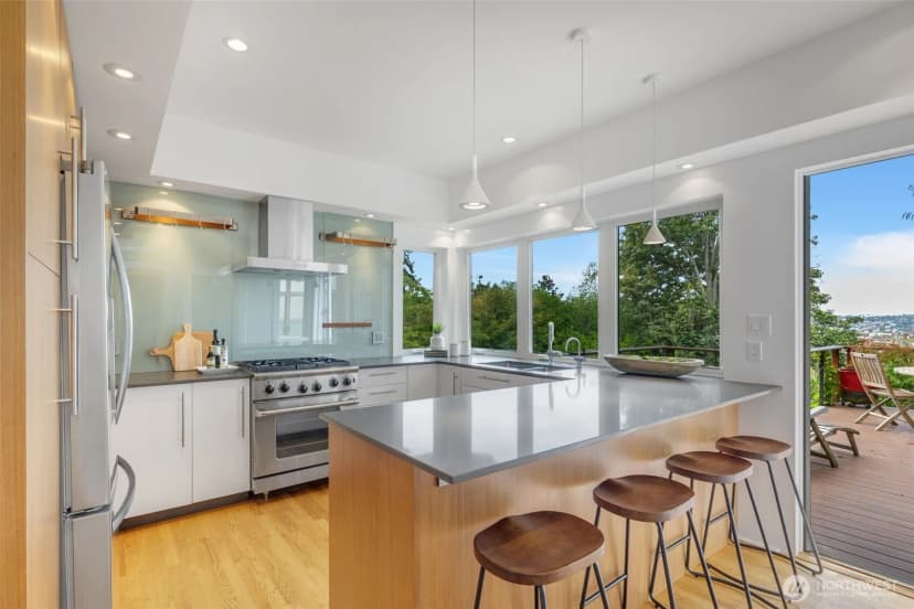 Property photo for 806 W Fulton Street, Seattle photo 14