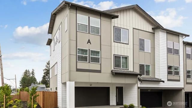 Property photo for 15215 35th Ave W #d4, Lynnwood