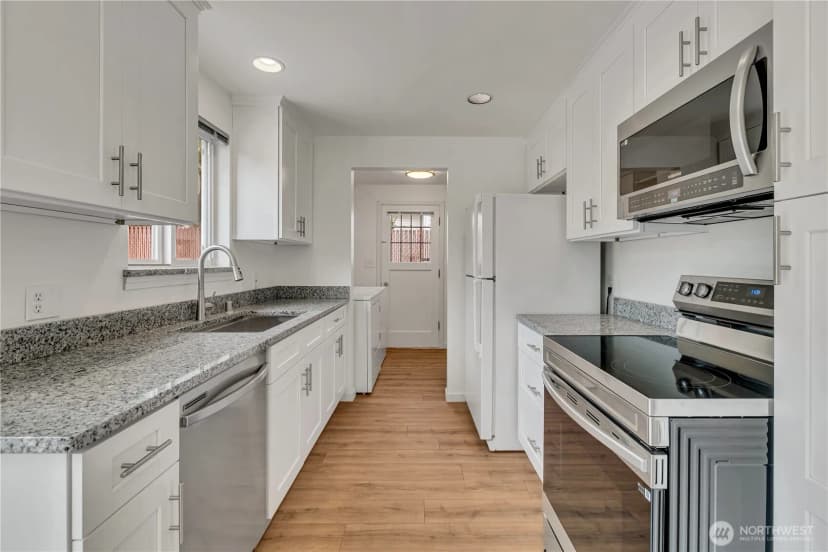 Property photo for 8019 E 36th Avenue S, Seattle photo 13
