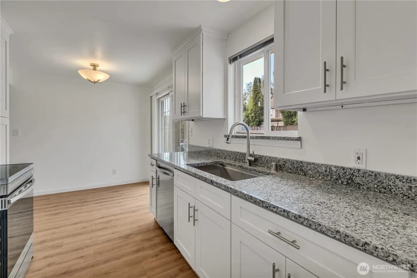 Property photo for 8019 E 36th Avenue S, Seattle photo 16