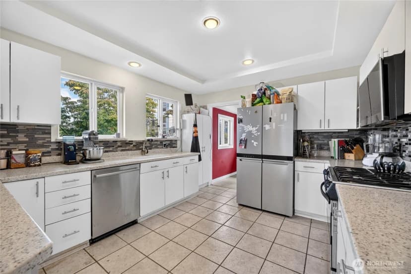 Property photo for 4702 45th Avenue Sw, Seattle photo 12