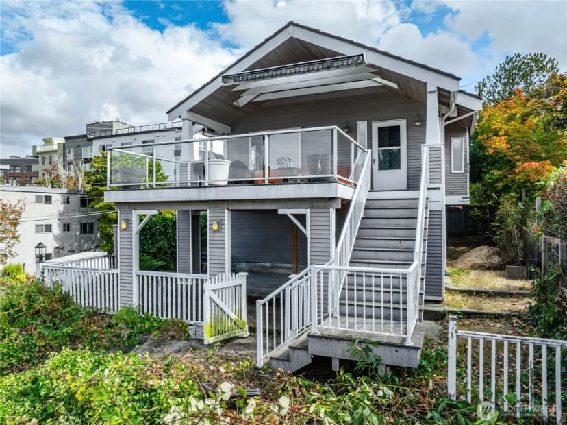 Property photo for 4702 45th Avenue Sw, Seattle photo 2