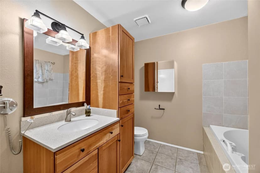 Property photo for 4702 45th Avenue Sw, Seattle photo 17
