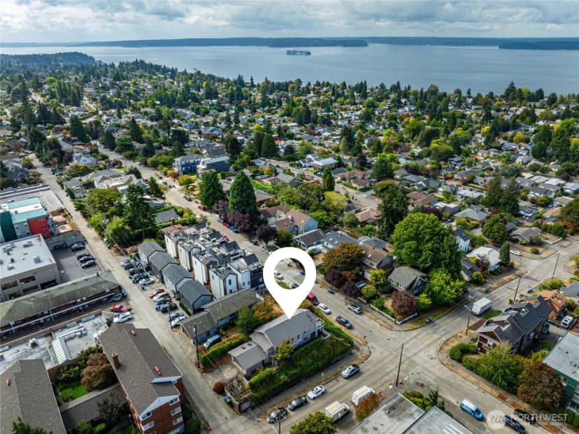 Property photo for 4702 45th Avenue Sw, Seattle photo 31