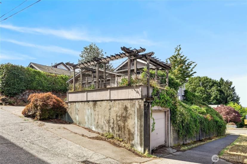 Property photo for 4702 45th Avenue Sw, Seattle photo 28