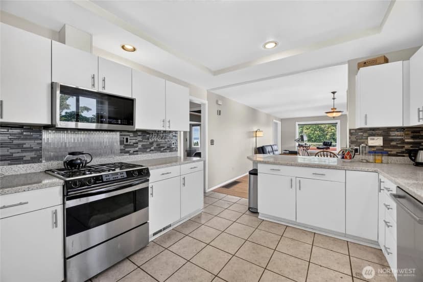 Property photo for 4702 45th Avenue Sw, Seattle photo 13
