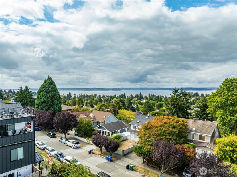 Property photo for 4702 45th Avenue Sw, Seattle photo 30