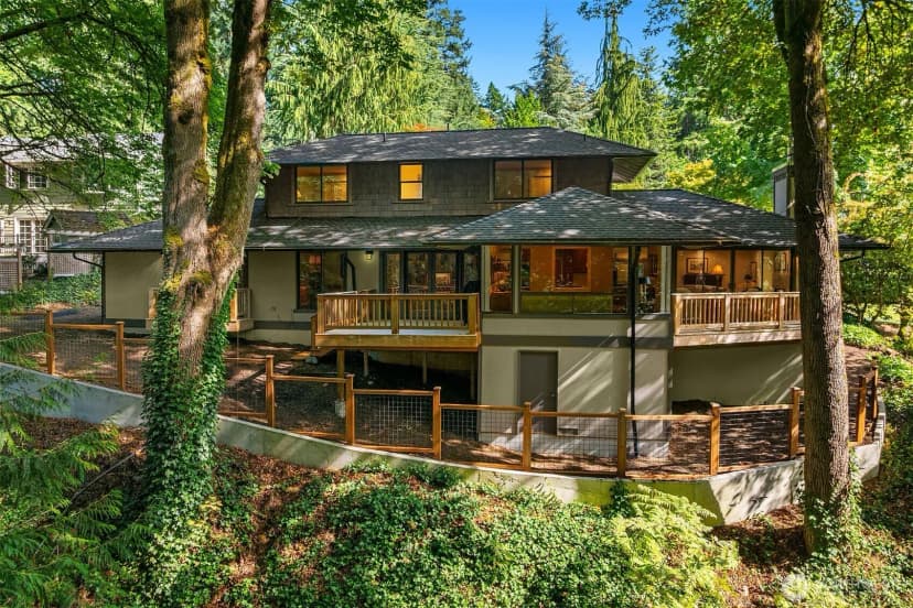 Property photo for 2511 131st Place Ne, Bellevue photo 2