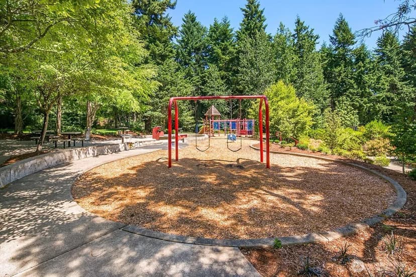 Property photo for 2511 131st Place Ne, Bellevue photo 38