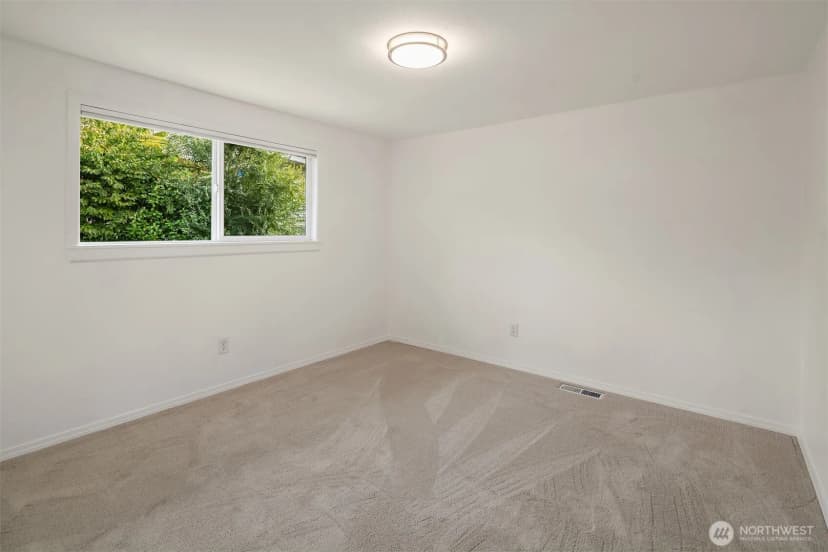 Property photo for 147 S 294th Place, Federal Way photo 28