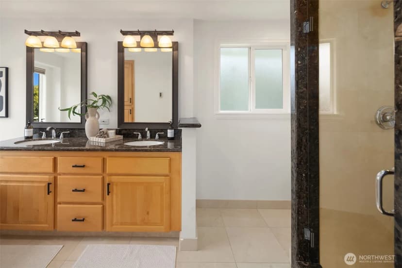 Property photo for 147 S 294th Place, Federal Way photo 22