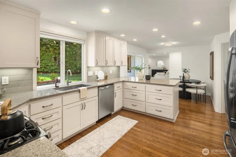 Property photo for 147 S 294th Place, Federal Way photo 11