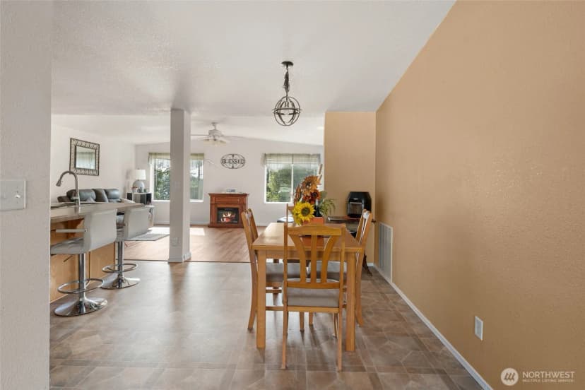 Property photo for 819 Gabrielson Road, Oak Harbor photo 9