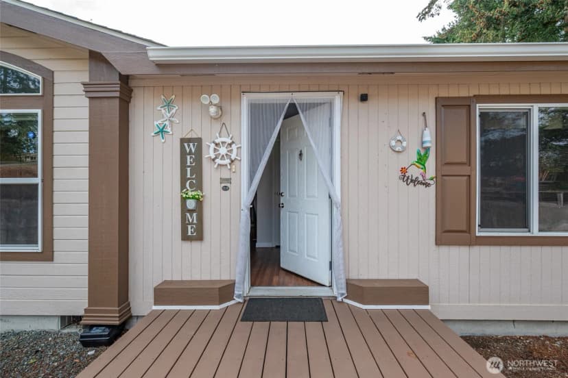 Property photo for 819 Gabrielson Road, Oak Harbor photo 6