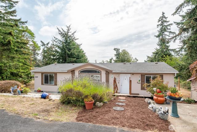 Property photo for 819 Gabrielson Road, Oak Harbor photo 5