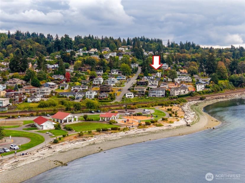 Property photo for 415 5th Street, Mukilteo photo 3