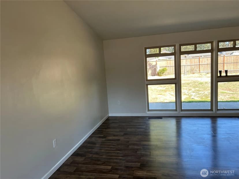Property photo for 9015 Hipkins Road Sw, Lakewood photo 6