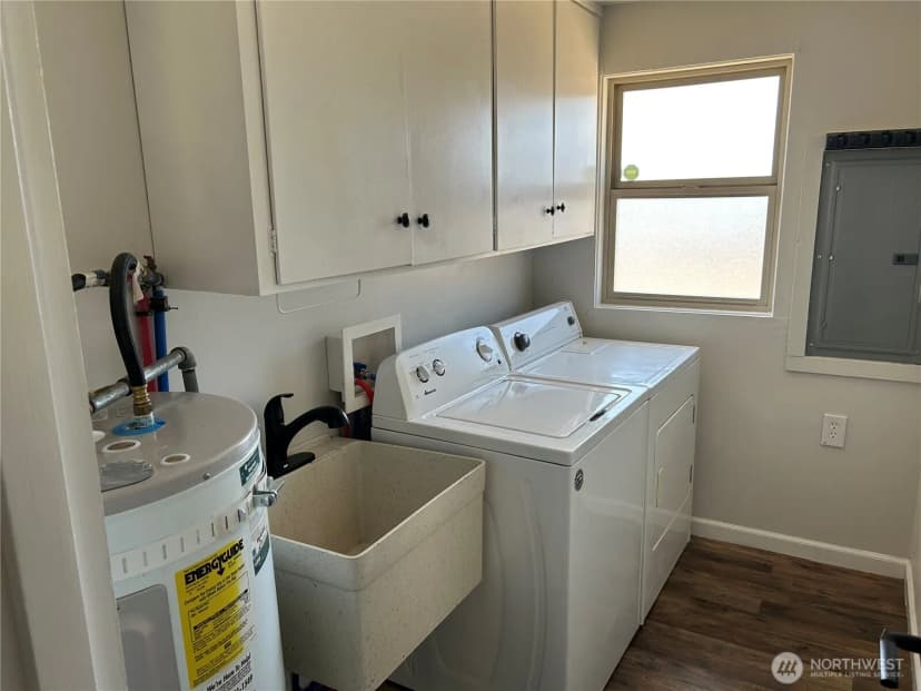 Property photo for 9015 Hipkins Road Sw, Lakewood photo 11