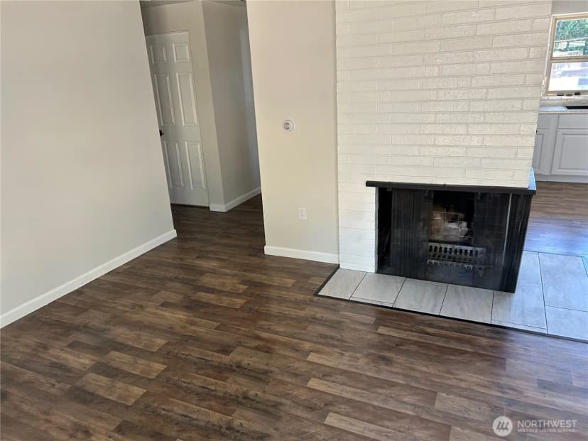Property photo for 9015 Hipkins Road Sw, Lakewood photo 8