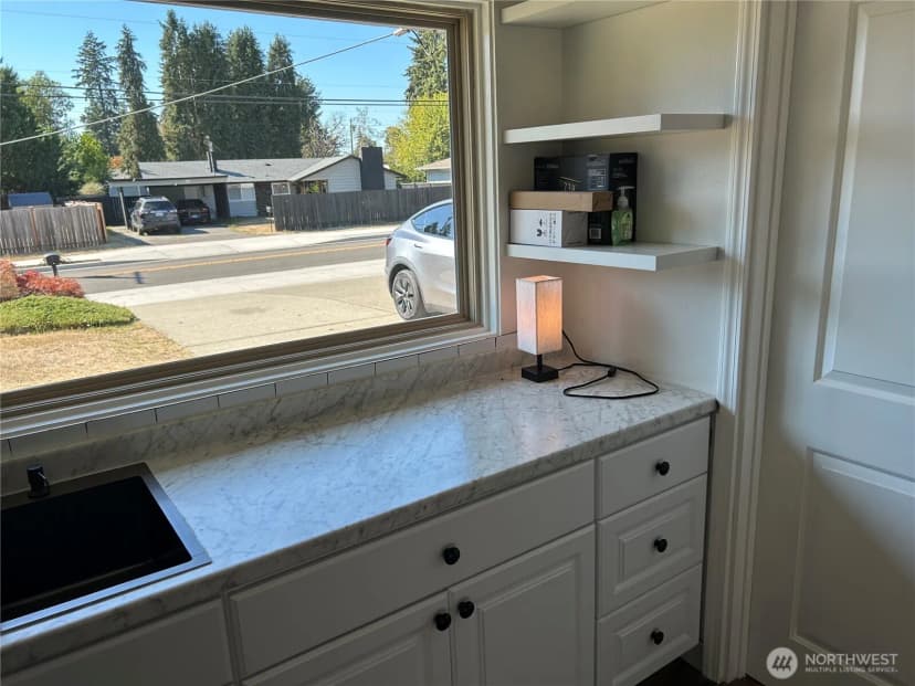 Property photo for 9015 Hipkins Road Sw, Lakewood photo 4