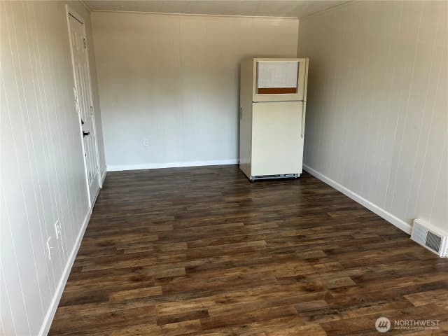 Property photo for 9015 Hipkins Road Sw, Lakewood photo 5