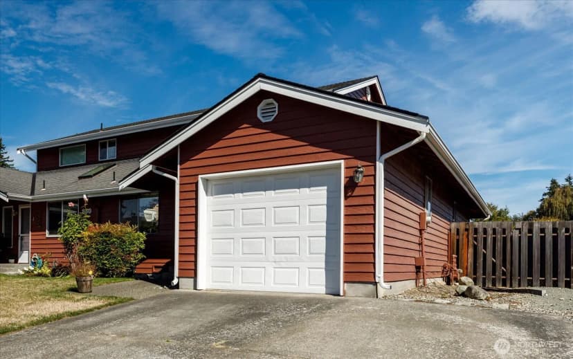 Property photo for 280 Nunan Loop #2, Oak Harbor photo 4