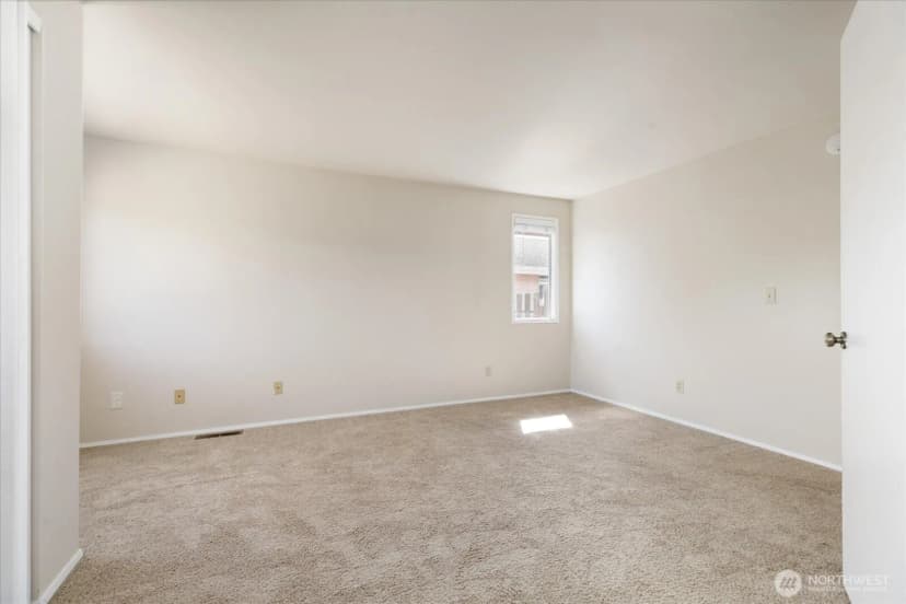 Property photo for 280 Nunan Loop #2, Oak Harbor photo 16