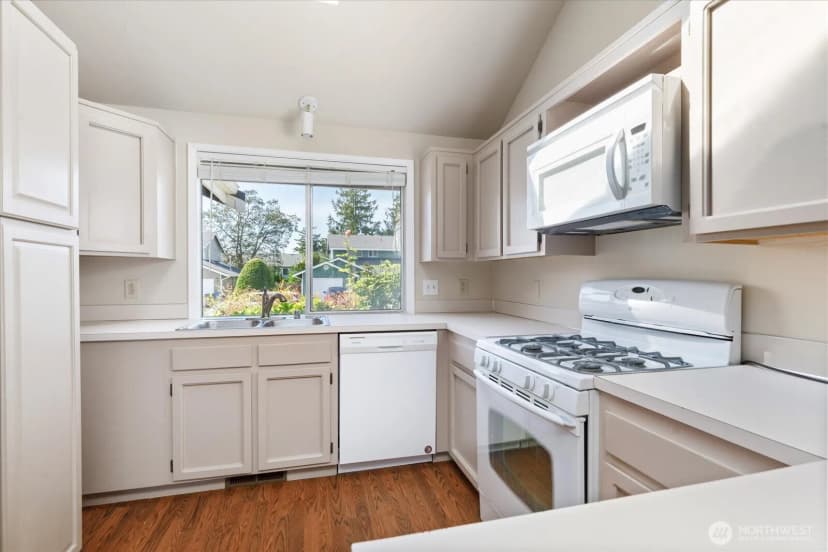 Property photo for 280 Nunan Loop #2, Oak Harbor photo 9