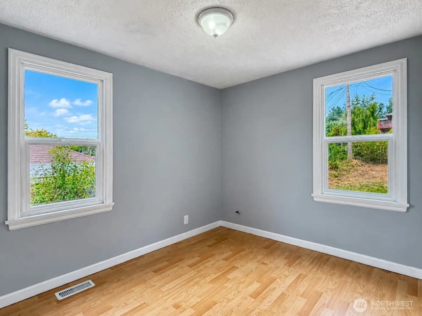 Property photo for 574 Bronson Way Ne, Renton photo 23