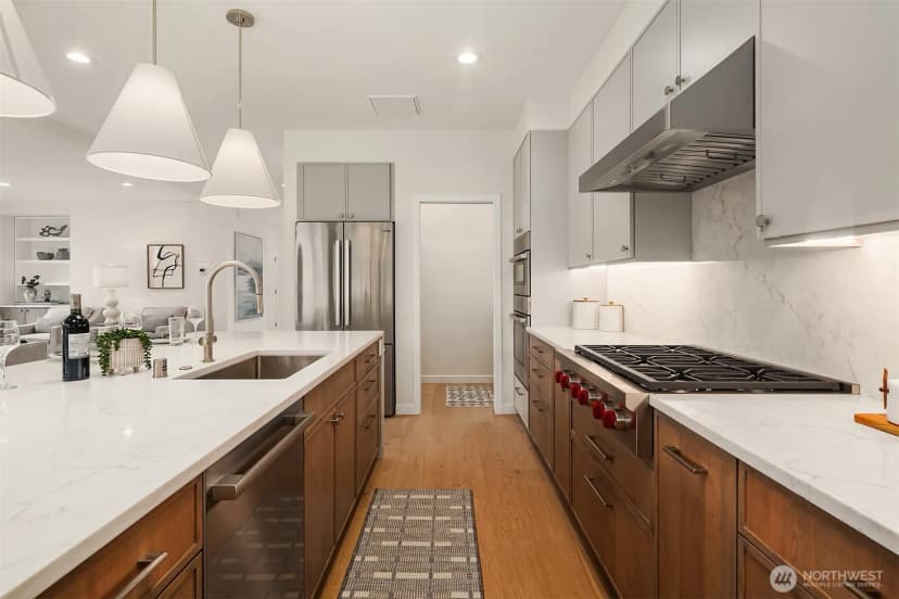 Property photo for 6214 40th Avenue Ne, Seattle photo 15